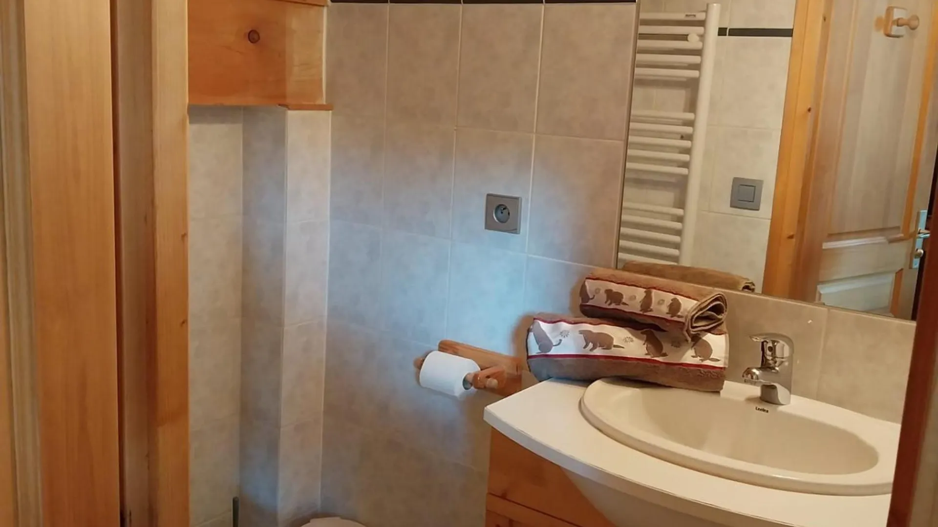 Chalet Individuel Avec Wi-Fi, Parking Prive Et Animaux Acceptes - Fr-1-671-58 Les Gets 0*,  France